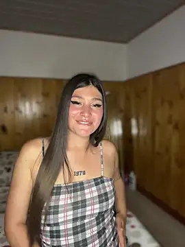 Snapshot of Miss_Dani chatting on March 27, 5:02 am Miss Dani online show from March 27, 5:02 am