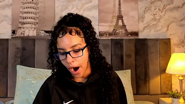 Snapshot of ElizabethSwift chatting on March 19, 12:31 pm ElizabethSwift online show from March 19, 12:31 pm