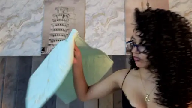 Snapshot of ElizabethSwift chatting on March 25, 12:22 pm ElizabethSwift online show from March 25, 12:22 pm