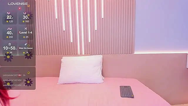 Snapshot of Zoee_cute_ chatting on March 21, 1:16 pm Zoee cute online show from March 21, 1:16 pm