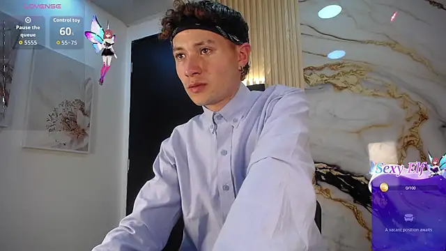 Snapshot of _Santi2 chatting on March 6, 8:05 pm Santi2 online show from March 6, 8:05 pm