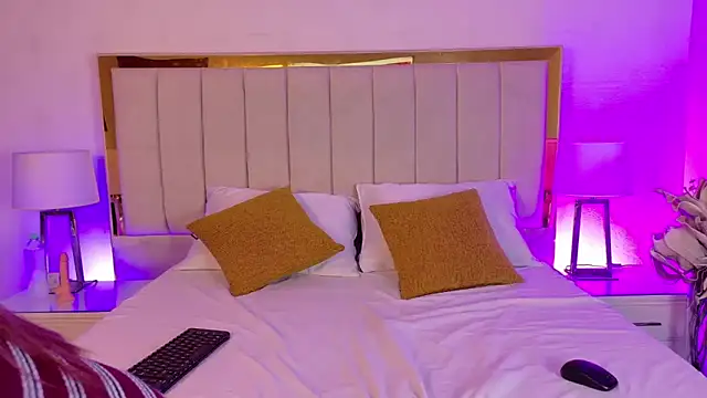 KiaraSantos  online show from March 26, 3:45 am