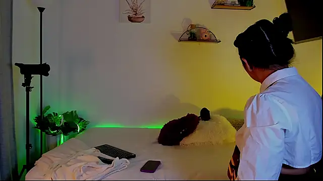 AlaiaRogers online show from March 13, 10:33 am