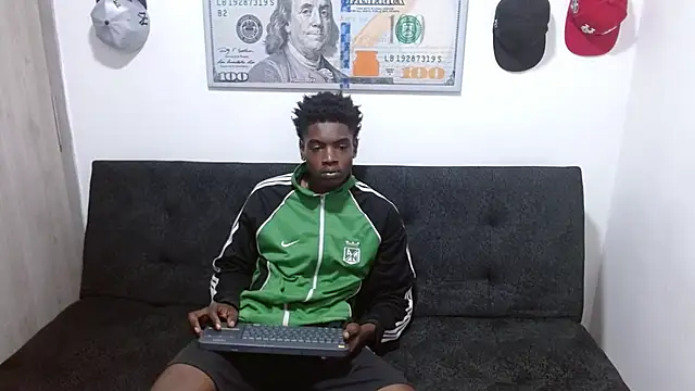 Snapshot of charles_king chatting on March 9, 7:07 pm charles king online show from March 9, 7:07 pm