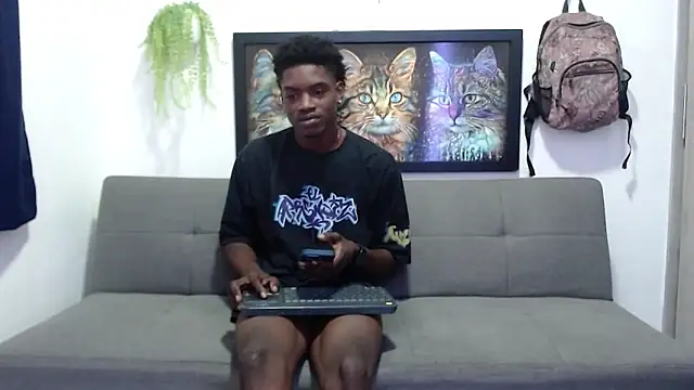 Snapshot of charles_king chatting on March 11, 1:17 pm charles king online show from March 11, 1:17 pm