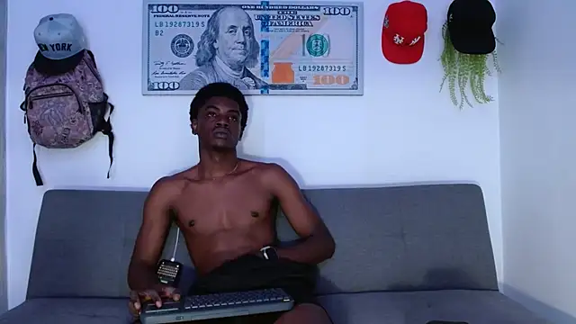 Snapshot of charles_king chatting on March 22, 12:47 am charles king online show from March 22, 12:47 am