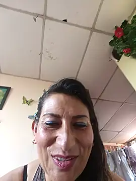 Snapshot of Lucia_Rios chatting on March 13, 10:27 pm Lucia Rios online show from March 13, 10:27 pm