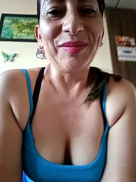 Snapshot of Lucia_Rios chatting on March 19, 10:47 pm Lucia Rios online show from March 19, 10:47 pm