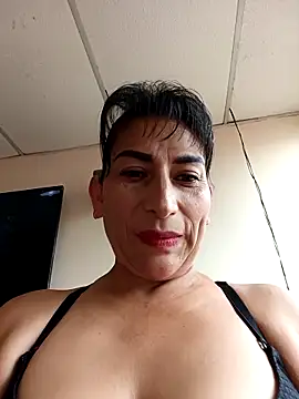 Snapshot of Lucia_Rios chatting on March 24, 9:53 pm Lucia Rios online show from March 24, 9:53 pm