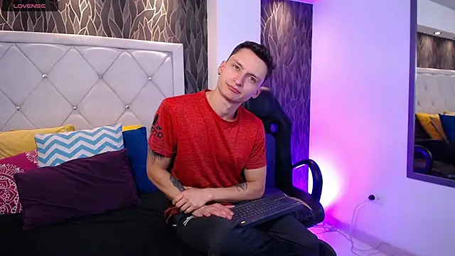 Snapshot of DIEGO_JONES chatting on March 10, 12:54 pm DIEGO JONES online show from March 10, 12:54 pm