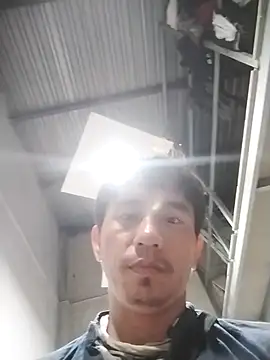 Snapshot of traiwe06 chatting on March 18, 8:56 pm traiwe06 online show from March 18, 8:56 pm