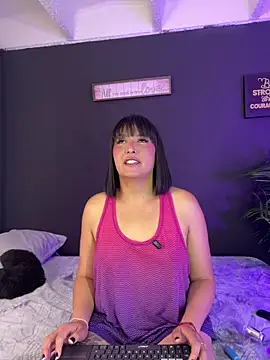 Snapshot of Valeriaa_cruz chatting on April 20, 11:46 am Valeriaa cruz online show from April 20, 11:46 am