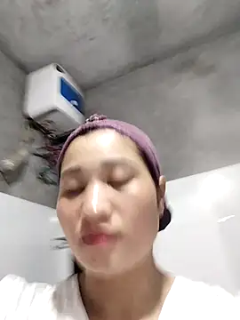 Lilinn  online show from March 10, 11:15 am