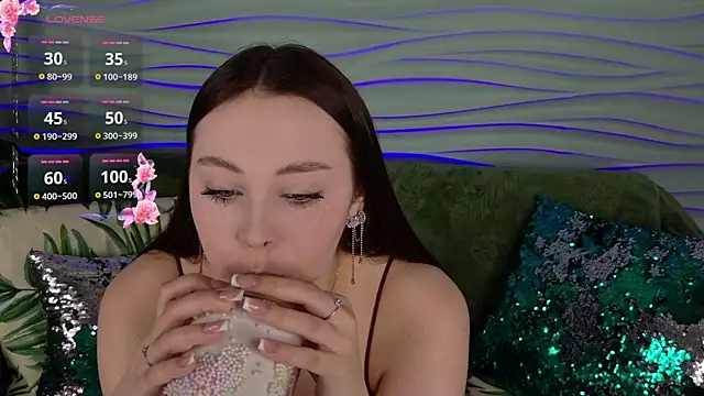 Snapshot of _CarlaDoll chatting on March 23, 8:18 am CarlaDoll online show from March 23, 8:18 am