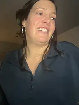 hollyharmd online show from March 1, 3:41 am