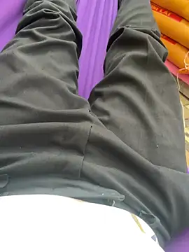 hoang15075 online show from March 20, 5:34 am