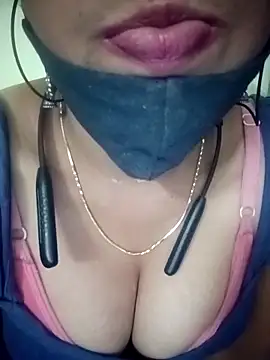 Snapshot of Tamil_Rani- chatting on March 14, 6:46 pm Tamil Rani- online show from March 14, 6:46 pm