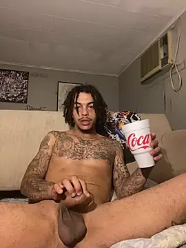 Snapshot of bkigdick225 chatting on March 27, 1:55 am bkigdick225 online show from March 27, 1:55 am