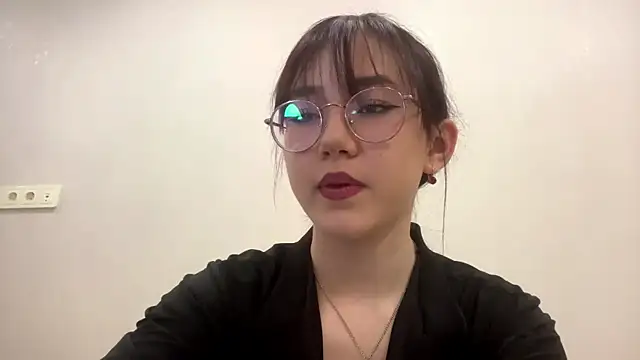 Snapshot of SolvedGlobe chatting on March 3, 5:08 pm SolvedGlobe online show from March 3, 5:08 pm