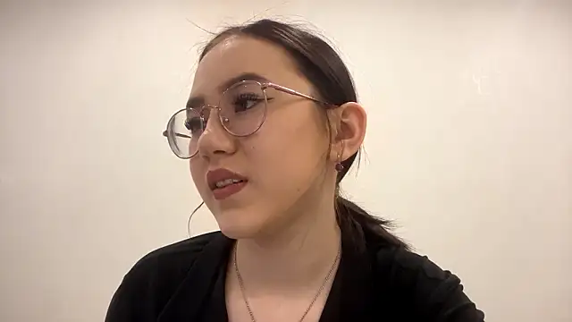 Snapshot of SolvedGlobe chatting on March 4, 3:18 pm SolvedGlobe online show from March 4, 3:18 pm