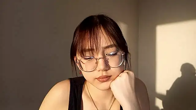 Snapshot of SolvedGlobe chatting on March 17, 2:09 pm SolvedGlobe online show from March 17, 2:09 pm