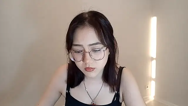 Snapshot of SolvedGlobe chatting on March 20, 2:11 pm SolvedGlobe online show from March 20, 2:11 pm