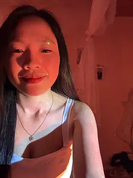 Snapshot of MIABCDZ chatting on March 5, 7:04 am MIABCDZ online show from March 5, 7:04 am