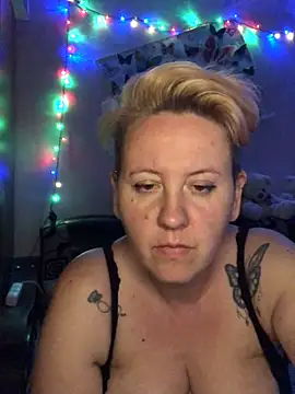 Snapshot of SofiaAmour chatting on April 17, 7:50 pm SofiaAmour online show from April 17, 7:50 pm