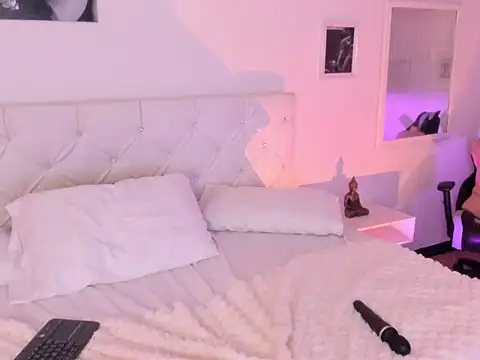 Snapshot of lunalenox chatting on March 11, 9:37 am lunalenox online show from March 11, 9:37 am