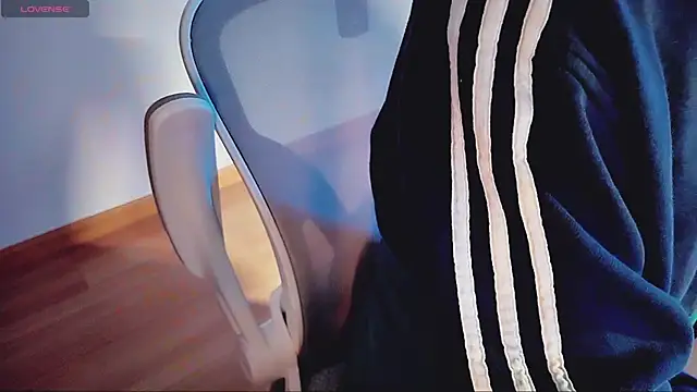 Snapshot of FEIYUS1 chatting on March 9, 2:21 pm FEIYUS1 online show from March 9, 2:21 pm