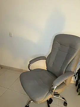 Snapshot of Lisabrown_23 chatting on March 9, 2:37 am Lisabrown 23 online show from March 9, 2:37 am