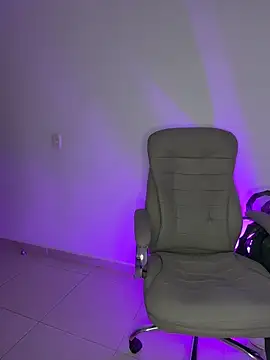 Snapshot of Lisabrown_23 chatting on March 23, 2:15 am Lisabrown 23 online show from March 23, 2:15 am