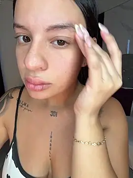 Snapshot of Lisabrown_23 chatting on April 7, 10:53 pm Lisabrown 23 online show from April 7, 10:53 pm