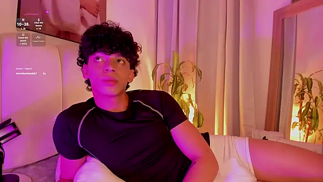 TaylerWhitelll online show from March 4, 1:55 am