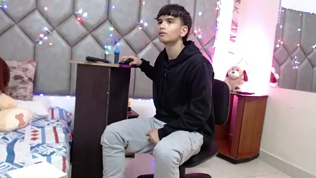 Snapshot of Steve_Hotman chatting on March 10, 11:59 am Steve Hotman online show from March 10, 11:59 am