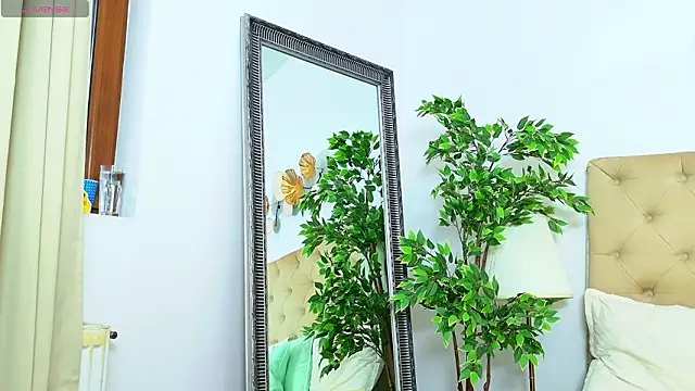 Snapshot of RaysaDrake chatting on March 19, 5:00 am RaysaDrake online show from March 19, 5:00 am