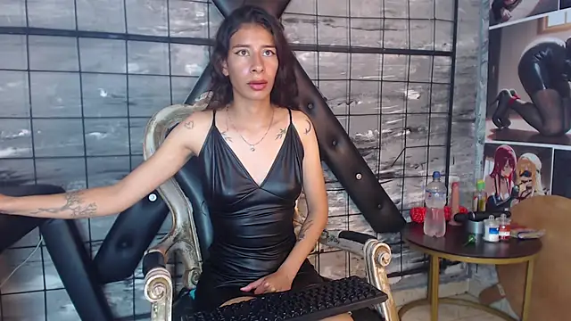 Snapshot of Siena_Bouer chatting on March 27, 3:56 am Siena Bouer online show from March 27, 3:56 am