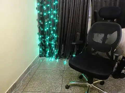 Snapshot of Im_Malaika chatting on March 13, 3:29 pm Im Malaika online show from March 13, 3:29 pm