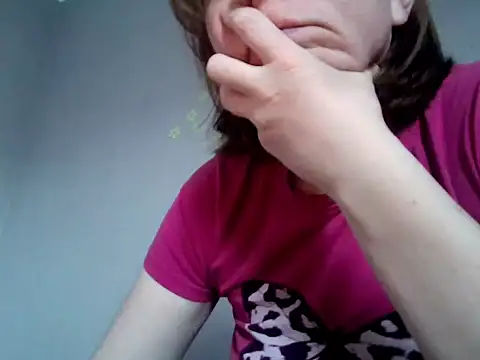 Snapshot of alicexox0 chatting on March 13, 2:12 pm alicexox0 online show from March 13, 2:12 pm