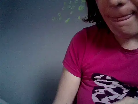 Snapshot of alicexox0 chatting on March 24, 3:28 pm alicexox0 online show from March 24, 3:28 pm