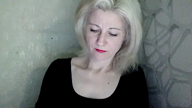 Snapshot of Katerina-Kissa chatting on March 24, 7:19 pm Katerina-Kissa online show from March 24, 7:19 pm