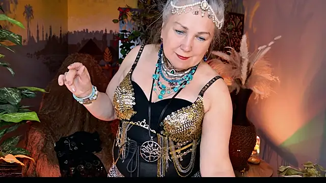 Snapshot of LilaMaharani chatting on March 21, 1:16 pm LilaMaharani online show from March 21, 1:16 pm