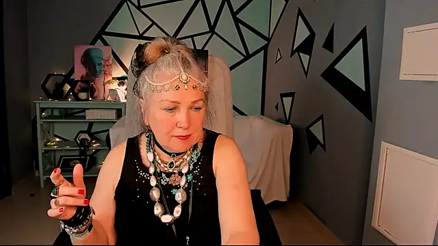 Snapshot of LilaMaharani chatting on March 25, 1:28 pm LilaMaharani online show from March 25, 1:28 pm