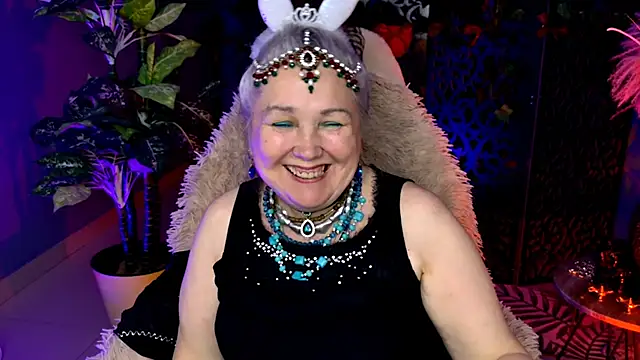 Snapshot of LilaMaharani chatting on April 20, 2:09 pm LilaMaharani online show from April 20, 2:09 pm