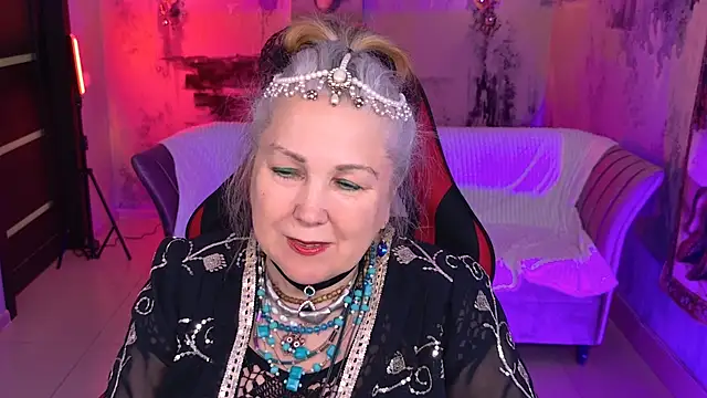 Snapshot of LilaMaharani chatting on April 23, 12:29 pm LilaMaharani online show from April 23, 12:29 pm