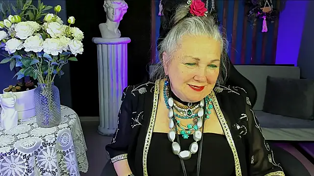 Snapshot of LilaMaharani chatting on April 26, 1:20 pm LilaMaharani online show from April 26, 1:20 pm