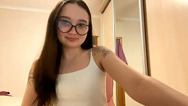 Snapshot of TrulaPhay chatting on March 3, 3:07 pm TrulaPhay online show from March 3, 3:07 pm