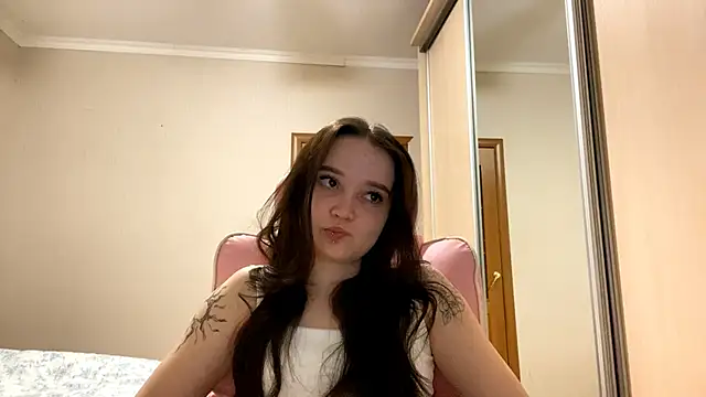 Snapshot of TrulaPhay chatting on March 13, 3:07 pm TrulaPhay online show from March 13, 3:07 pm