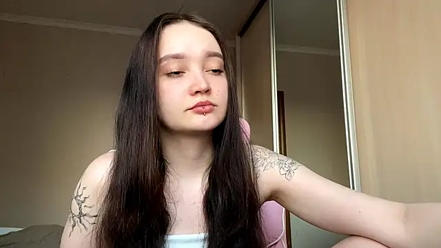 Snapshot of TrulaPhay chatting on March 22, 1:03 pm TrulaPhay online show from March 22, 1:03 pm