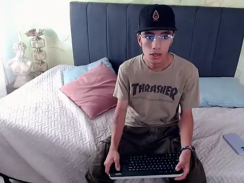 abraham xo online show from March 20, 1:05 pm